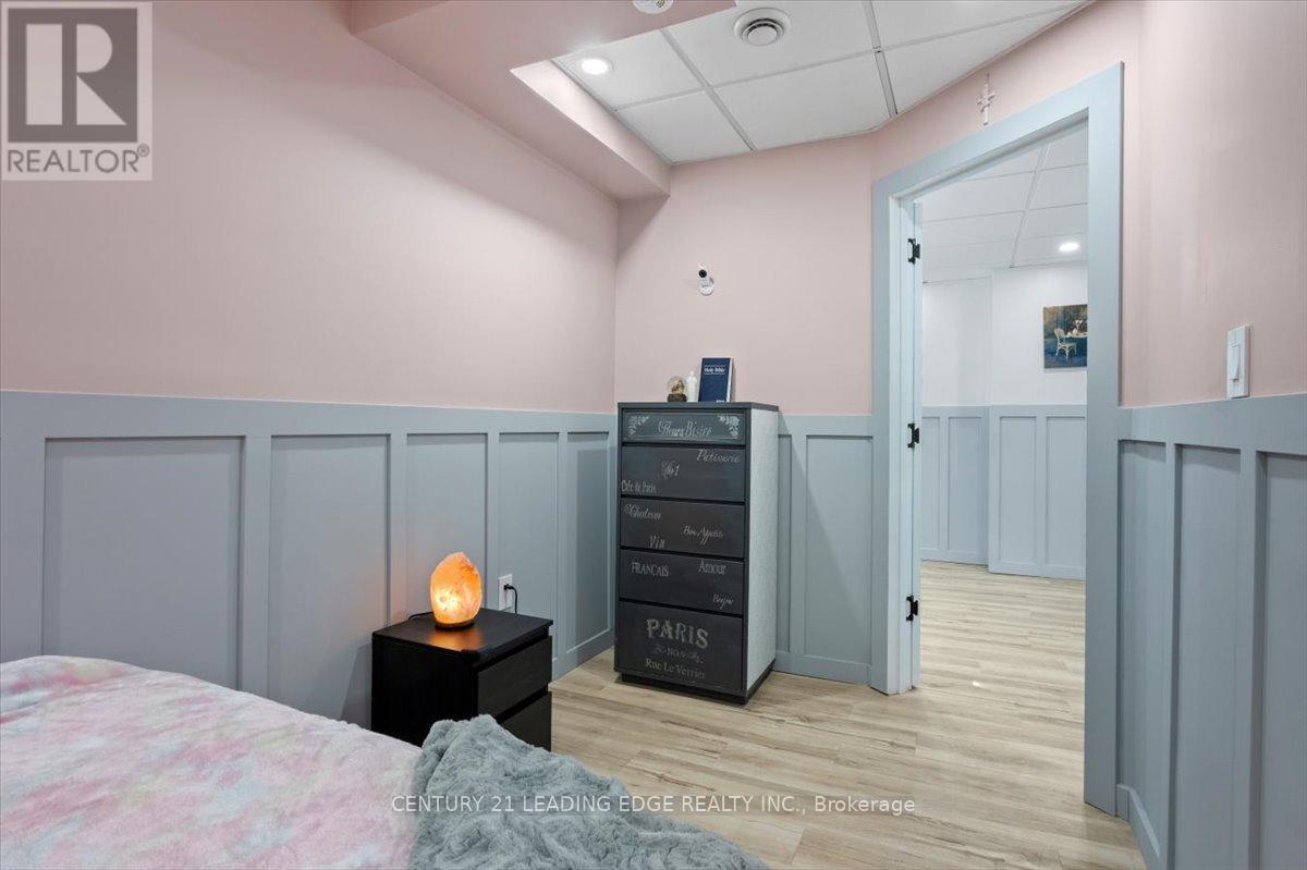 40 St Patrick Street, Kawartha Lakes (Lindsay), Ontario  K9V 1R2 - Photo 25 - X12421703