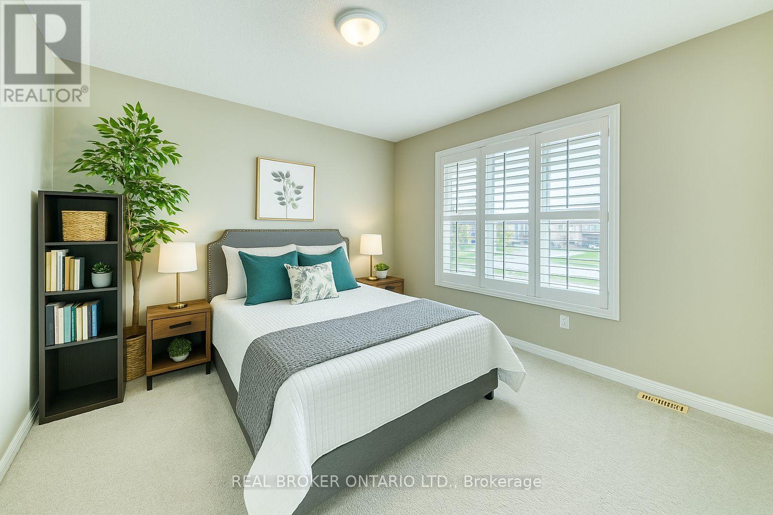 42 Barron Boulevard, Kawartha Lakes (Lindsay), Ontario  K9V 0C4 - Photo 6 - X12422073