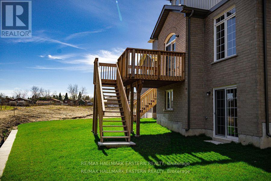 37 Coldbrook Drive, Cavan Monaghan (Millbrook Village), Ontario  L0A 1G0 - Photo 36 - X12422690