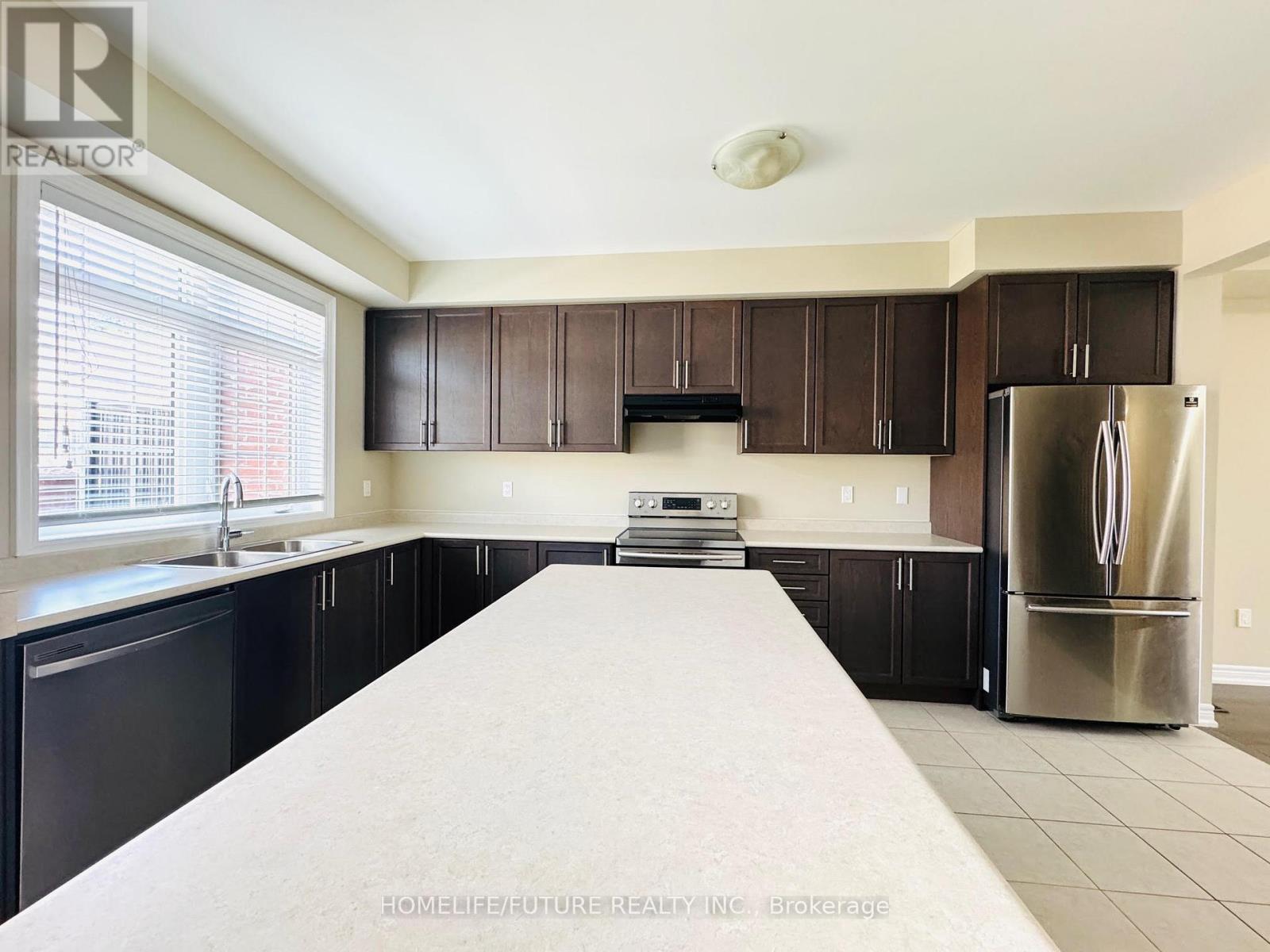 20 Aldridge Lane, Clarington (Newcastle), Ontario  L1B 0K8 - Photo 4 - E12422709