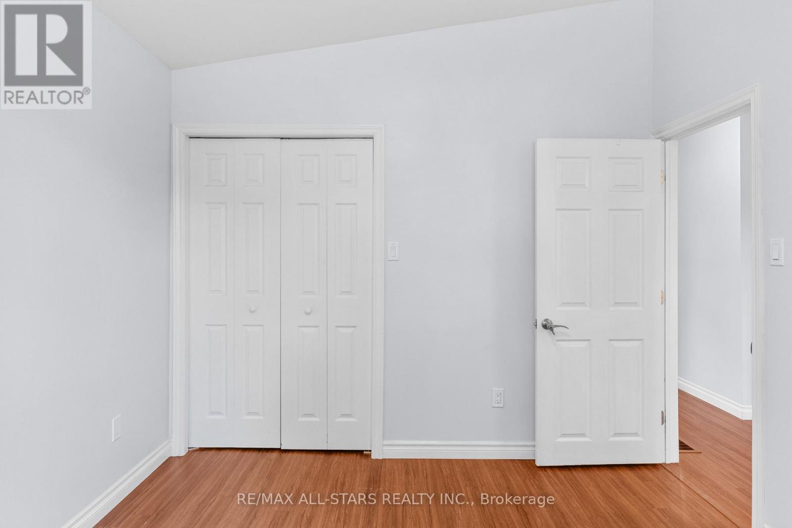 126 Marina Boulevard, Peterborough (Northcrest Ward 5), Ontario  K9H 6M6 - Photo 11 - X12422996