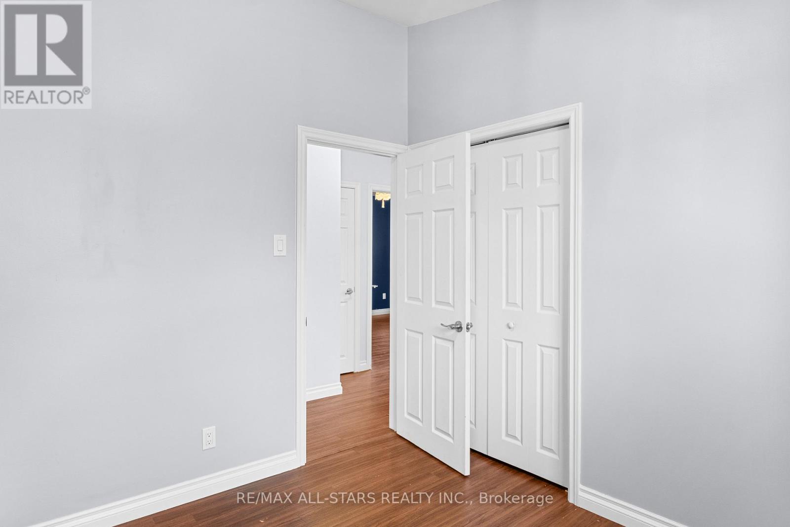 126 Marina Boulevard, Peterborough (Northcrest Ward 5), Ontario  K9H 6M6 - Photo 13 - X12422996