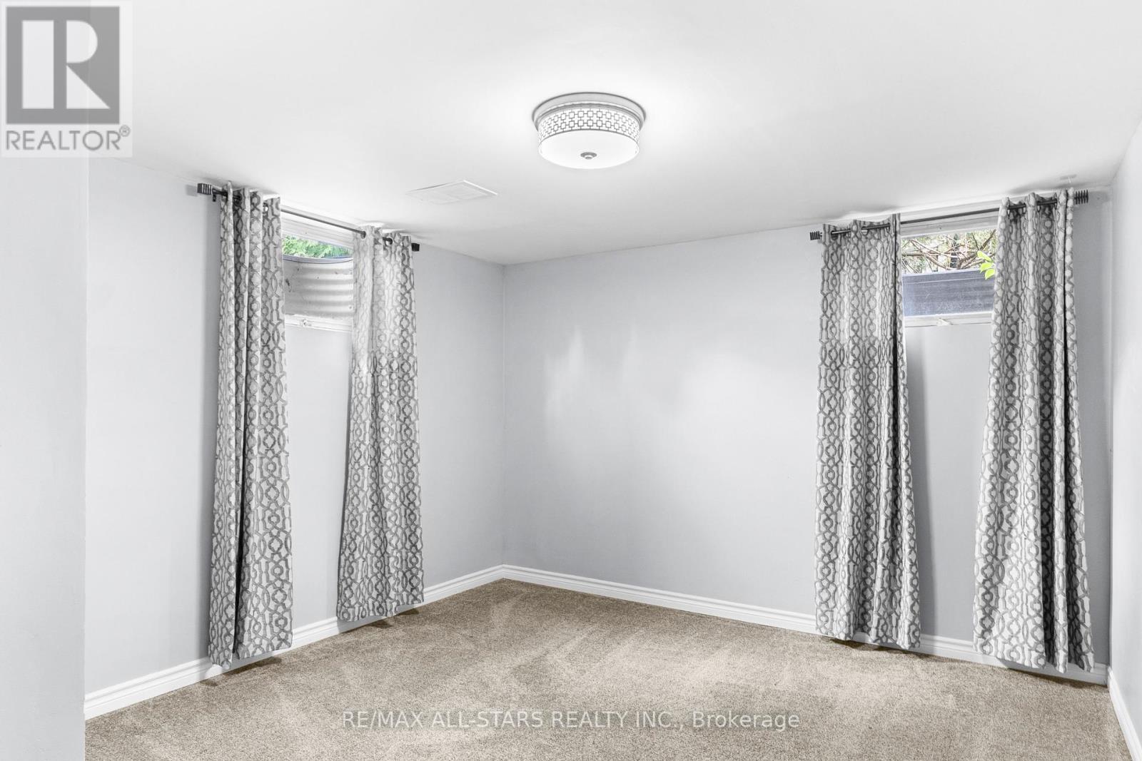 126 Marina Boulevard, Peterborough (Northcrest Ward 5), Ontario  K9H 6M6 - Photo 16 - X12422996