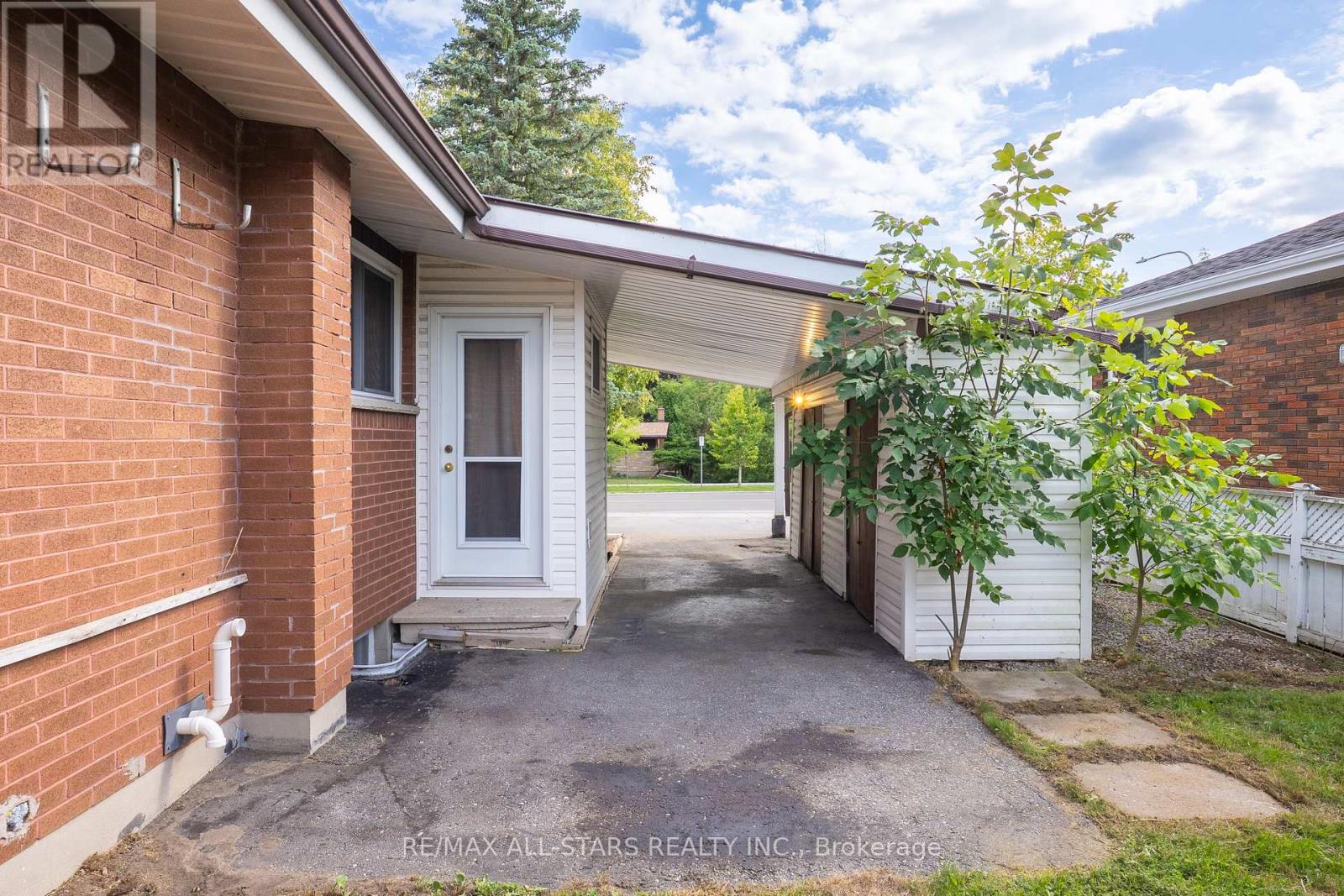 126 Marina Boulevard, Peterborough (Northcrest Ward 5), Ontario  K9H 6M6 - Photo 21 - X12422996