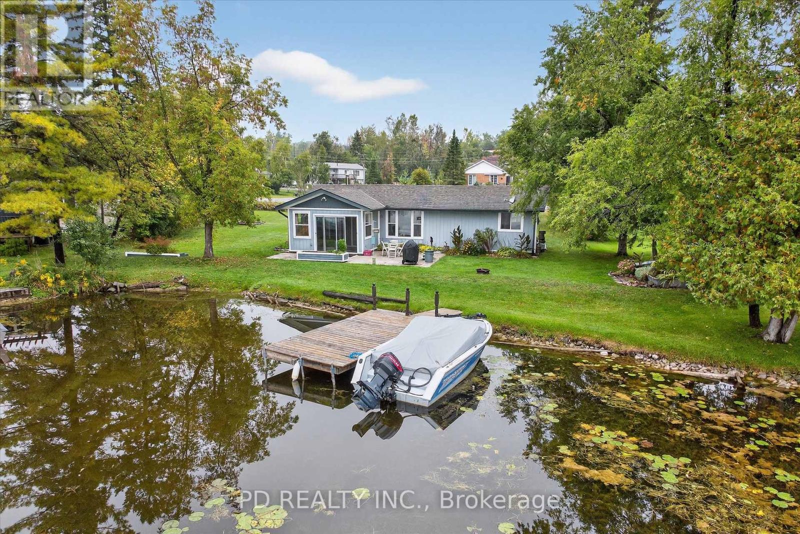 11 Charlotte Crescent, Kawartha Lakes (Emily), Ontario  K0L 2W0 - Photo 4 - X12423396