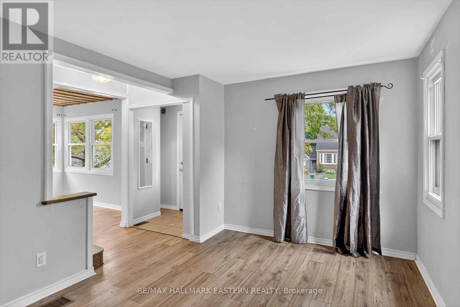 650 Bolivar Street, Peterborough (Town Ward 3), Ontario  K9J 4S2 - Photo 5 - X12423886