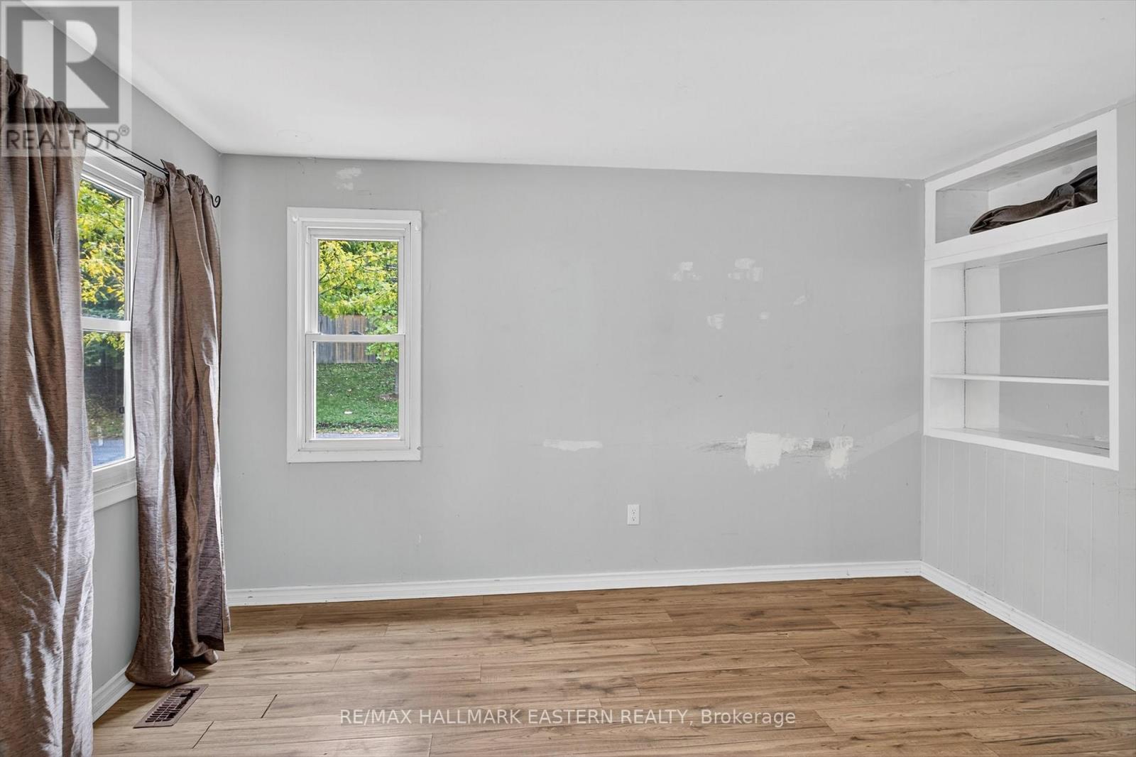 650 Bolivar Street, Peterborough (Town Ward 3), Ontario  K9J 4S2 - Photo 6 - X12423886