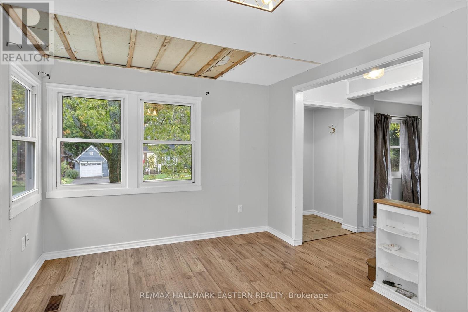 650 Bolivar Street, Peterborough (Town Ward 3), Ontario  K9J 4S2 - Photo 9 - X12423886