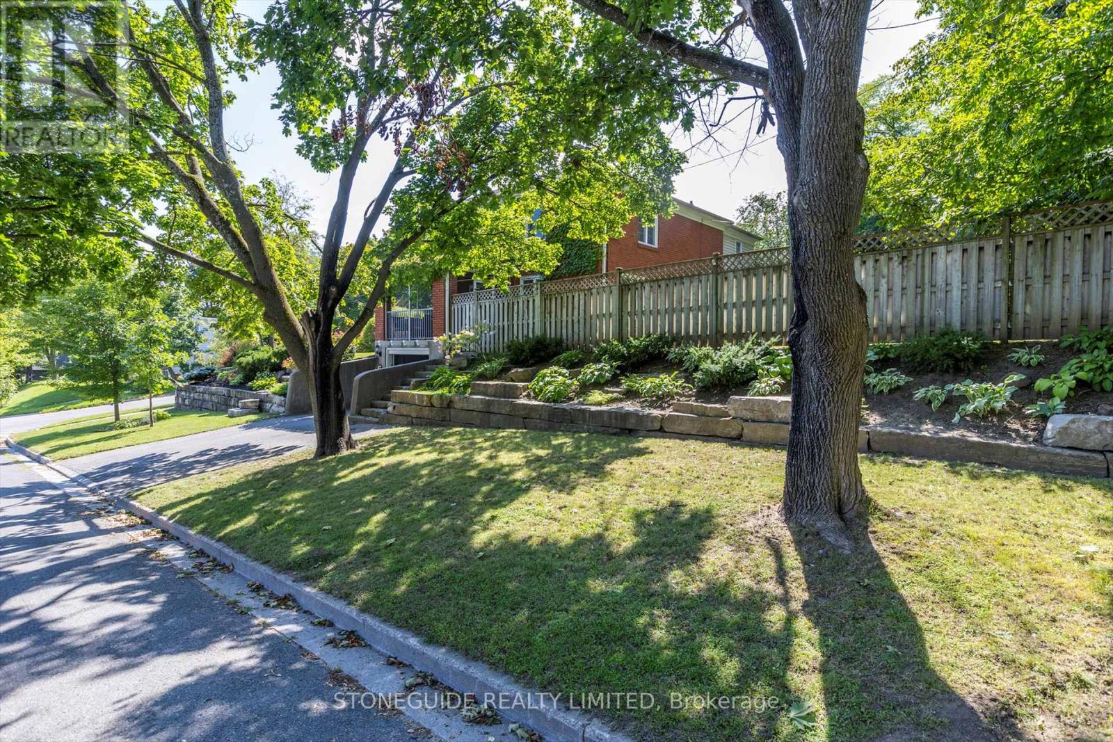 636 Homewood Avenue, Peterborough (Town Ward 3), Ontario  K9J 4V6 - Photo 30 - X12424360