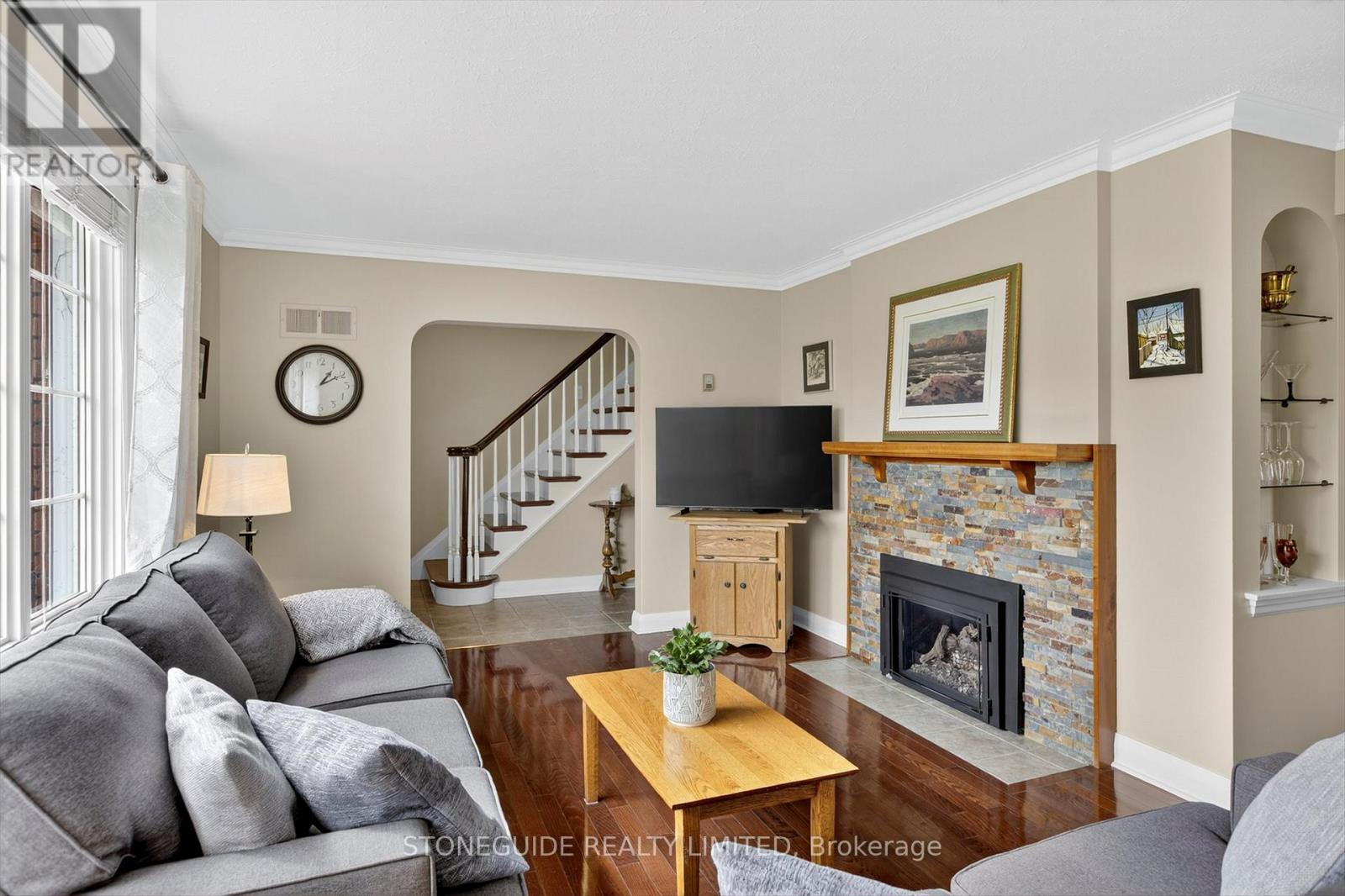 636 Homewood Avenue, Peterborough (Town Ward 3), Ontario  K9J 4V6 - Photo 5 - X12424360
