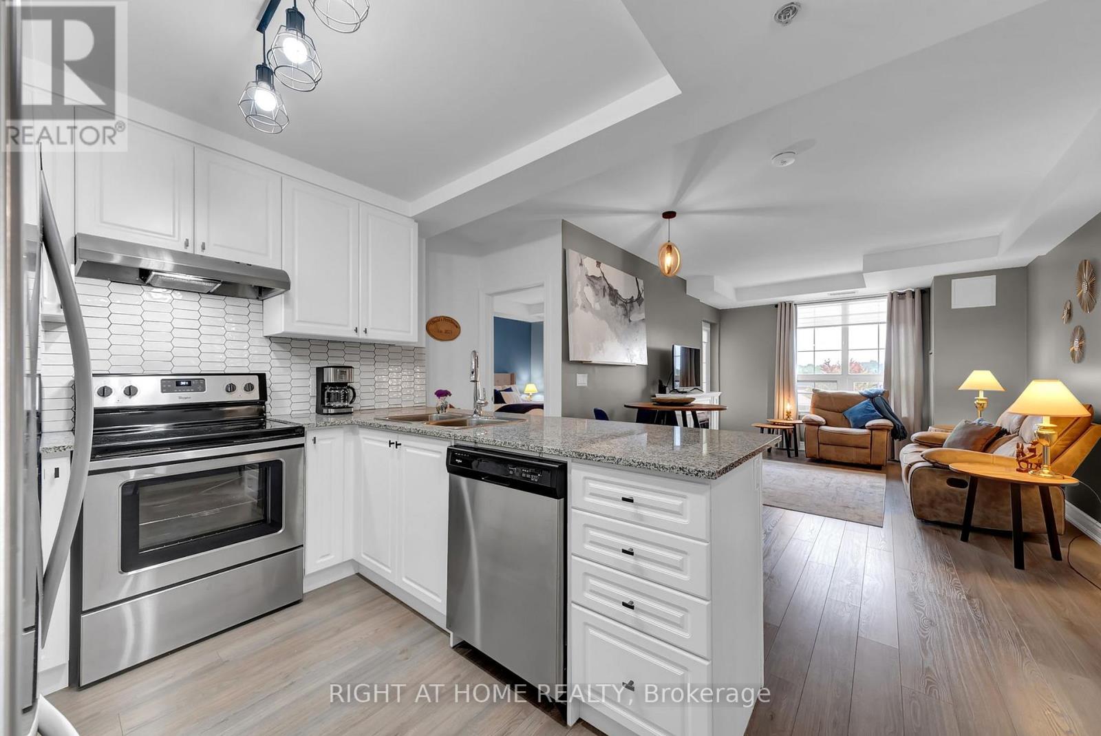 412 - 21 Brookhouse Drive, Clarington (Newcastle), Ontario  L1B 0V4 - Photo 11 - E12424517