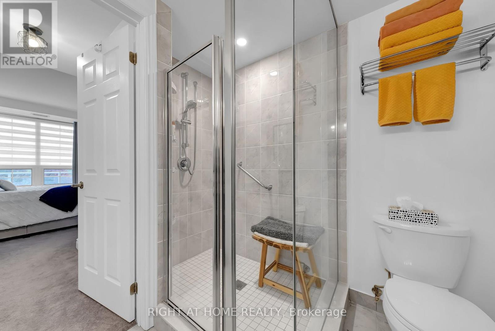 412 - 21 Brookhouse Drive, Clarington (Newcastle), Ontario  L1B 0V4 - Photo 24 - E12424517