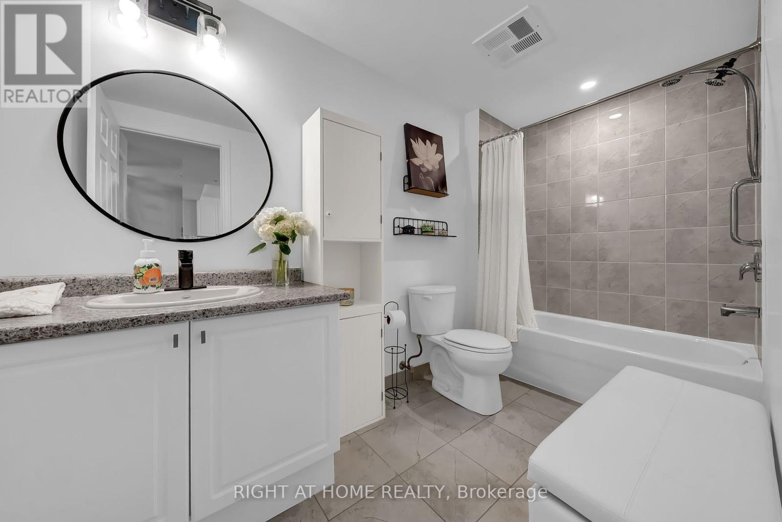 412 - 21 Brookhouse Drive, Clarington (Newcastle), Ontario  L1B 0V4 - Photo 27 - E12424517