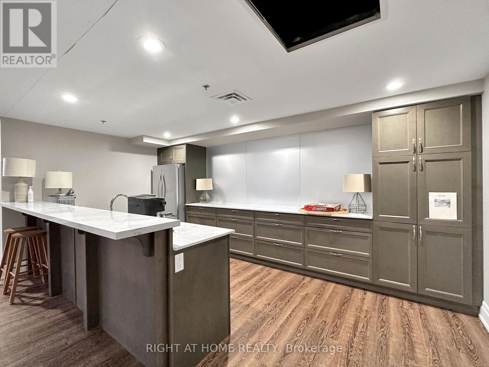 412 - 21 Brookhouse Drive, Clarington (Newcastle), Ontario  L1B 0V4 - Photo 37 - E12424517