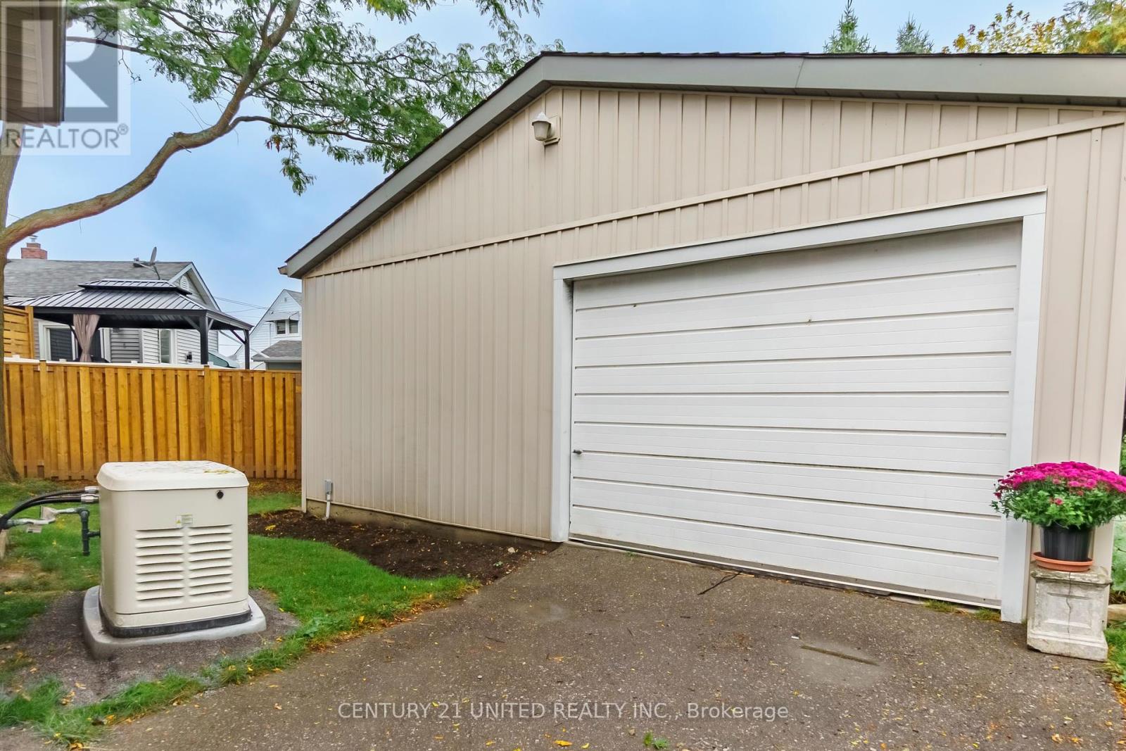 57 Edgewater Boulevard, Peterborough (Ashburnham Ward 4), Ontario  K9H 1A4 - Photo 34 - X12424575