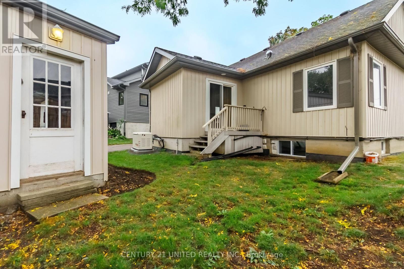 57 Edgewater Boulevard, Peterborough (Ashburnham Ward 4), Ontario  K9H 1A4 - Photo 35 - X12424575