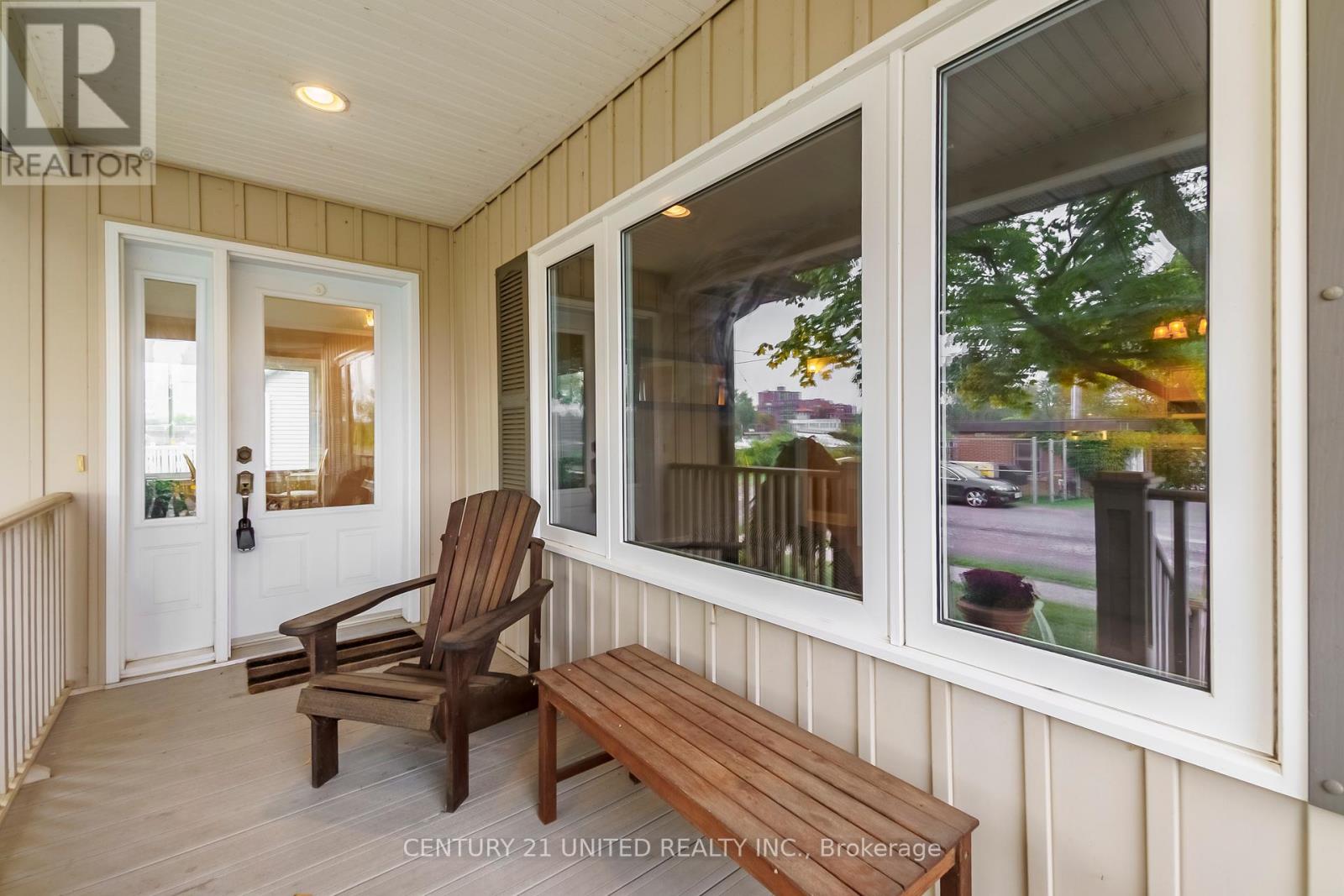 57 Edgewater Boulevard, Peterborough (Ashburnham Ward 4), Ontario  K9H 1A4 - Photo 7 - X12424575