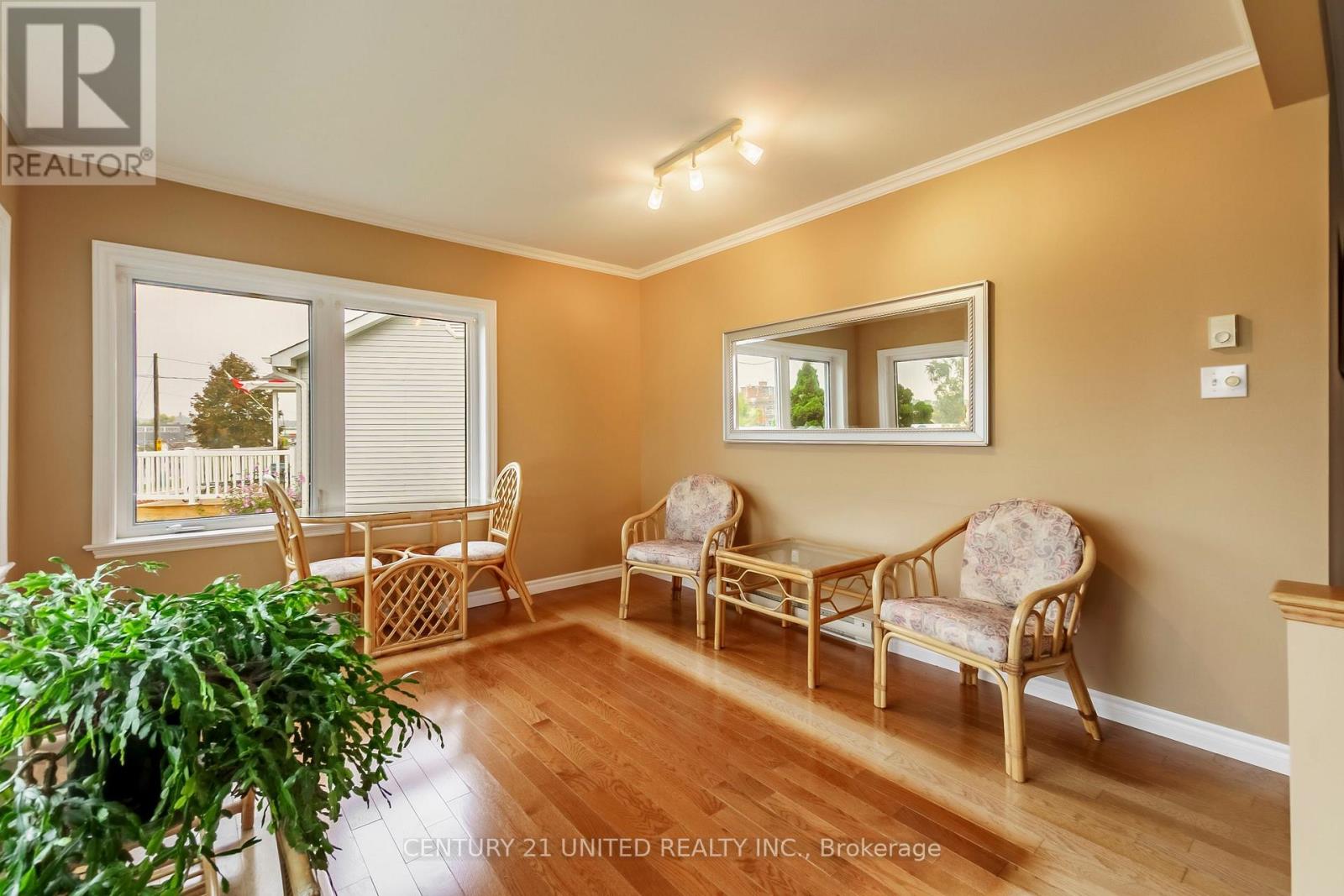 57 Edgewater Boulevard, Peterborough (Ashburnham Ward 4), Ontario  K9H 1A4 - Photo 8 - X12424575