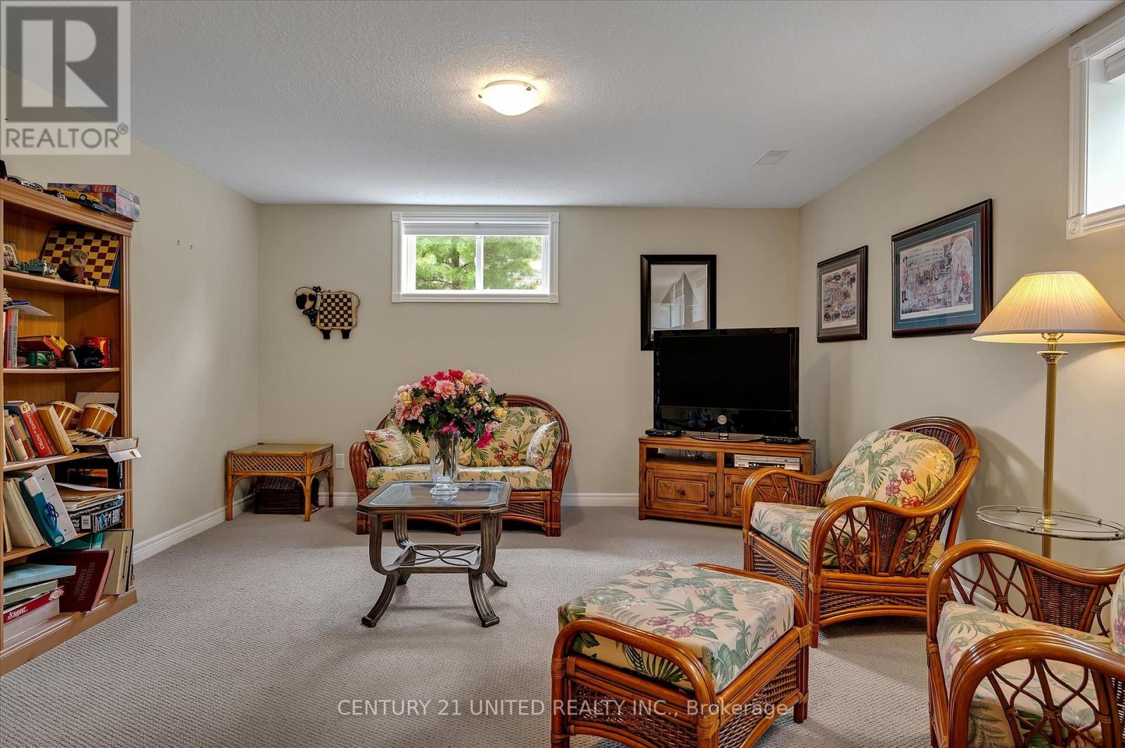 194 - 301 Carnegie Avenue, Peterborough (Northcrest Ward 5), Ontario  K9L 0G1 - Photo 30 - X12424601