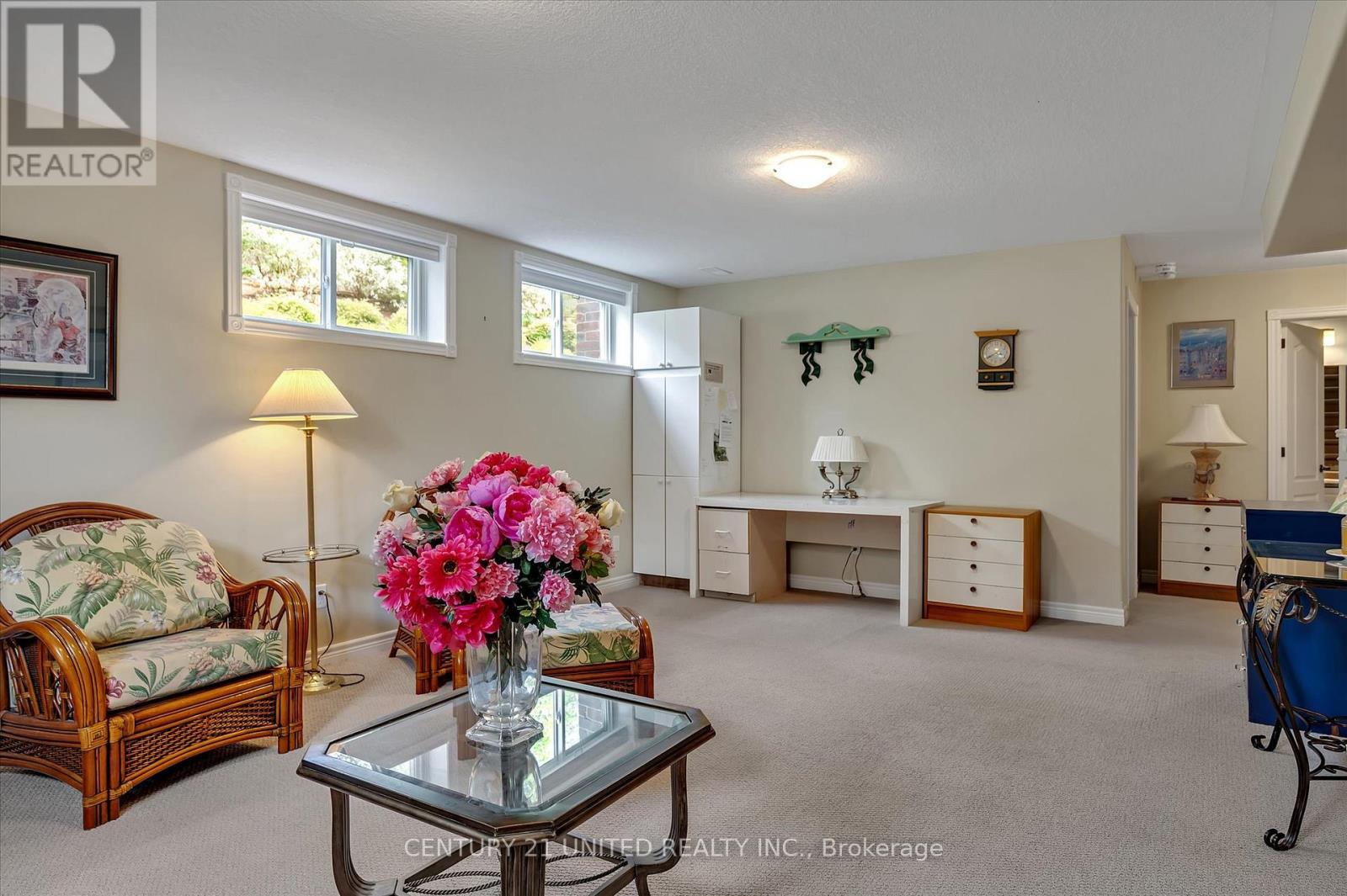194 - 301 Carnegie Avenue, Peterborough (Northcrest Ward 5), Ontario  K9L 0G1 - Photo 33 - X12424601