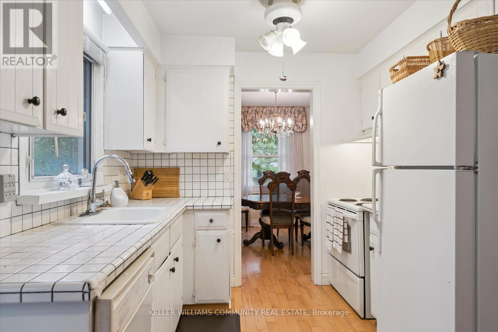 11 Bayleaf Court, Peterborough (Monaghan Ward 2), Ontario  K9K 1A2 - Photo 12 - X12424643