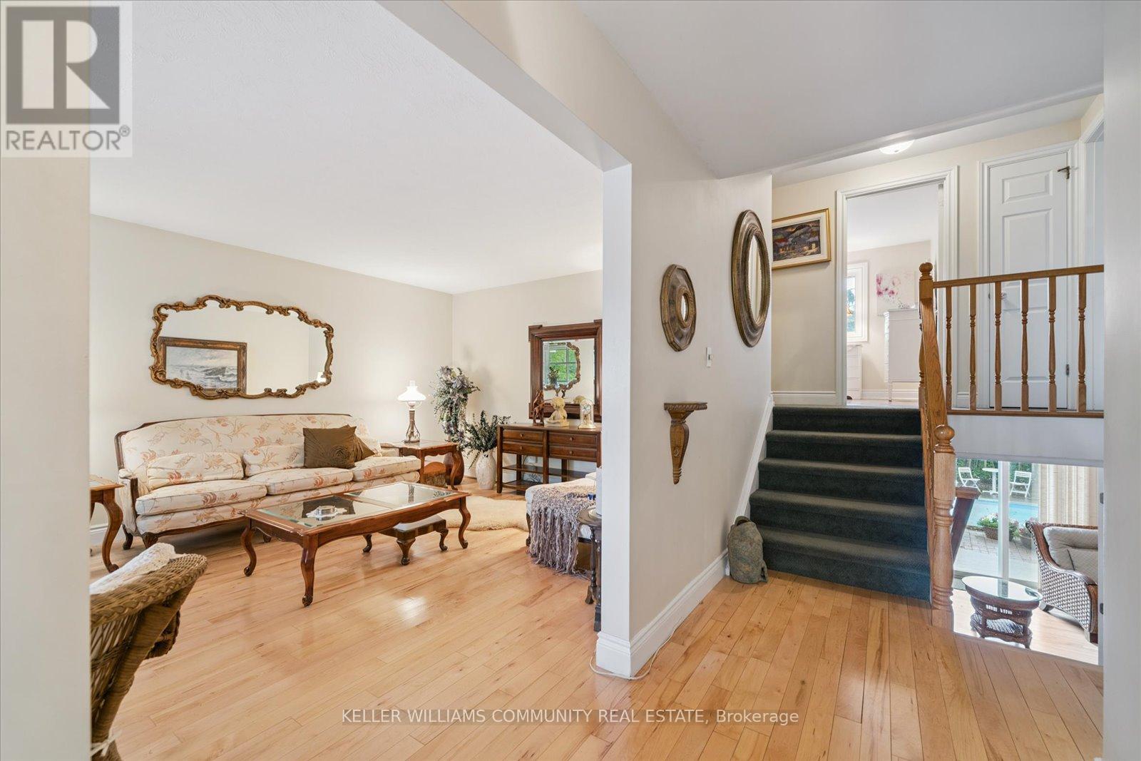 11 Bayleaf Court, Peterborough (Monaghan Ward 2), Ontario  K9K 1A2 - Photo 5 - X12424643