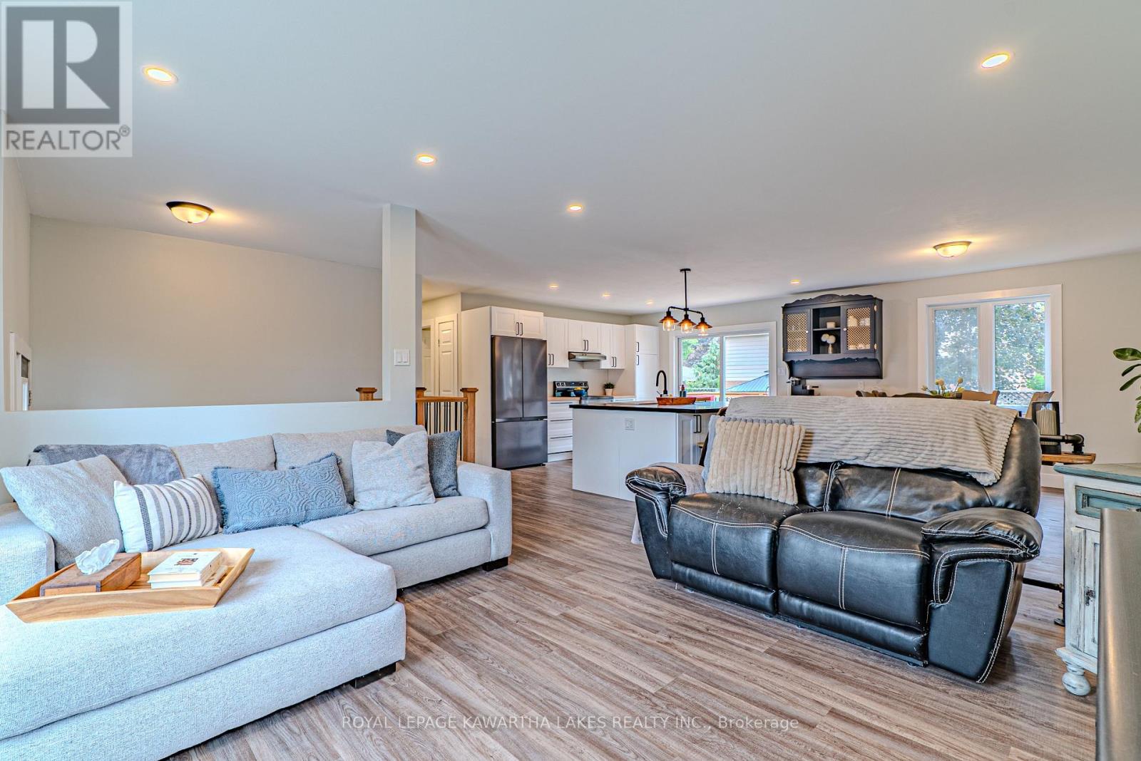 10 Don Court, Kawartha Lakes (Lindsay), Ontario  K9V 5T1 - Photo 13 - X12424844