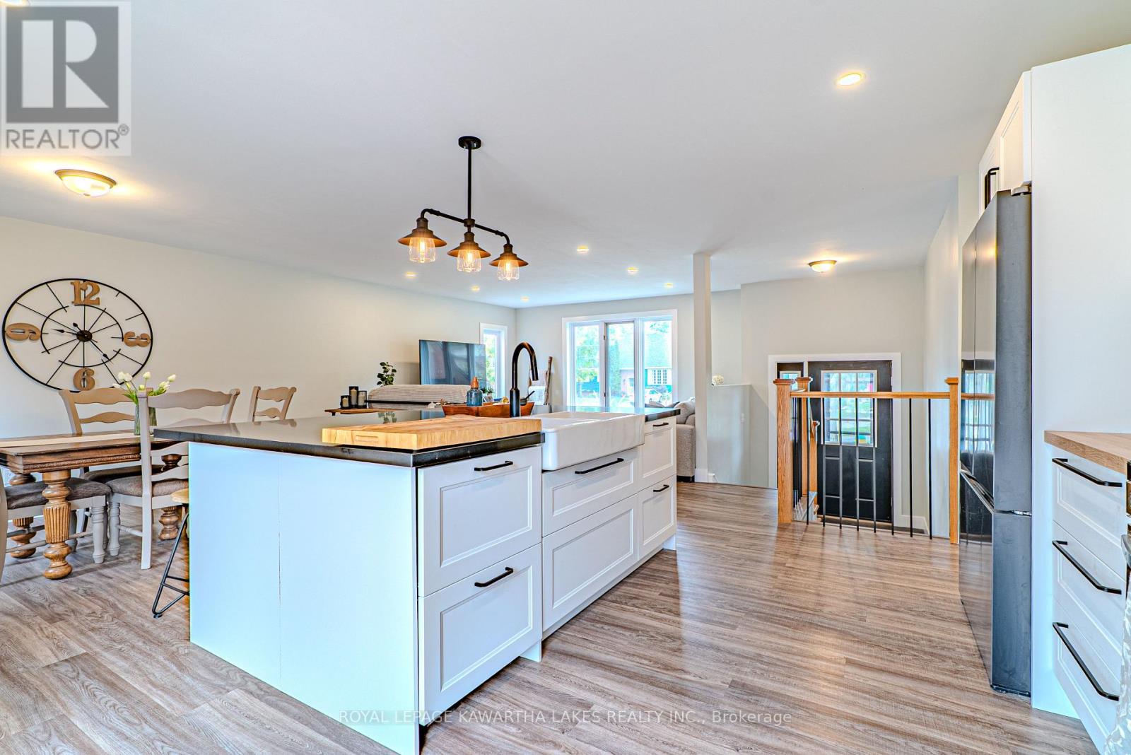 10 Don Court, Kawartha Lakes (Lindsay), Ontario  K9V 5T1 - Photo 18 - X12424844