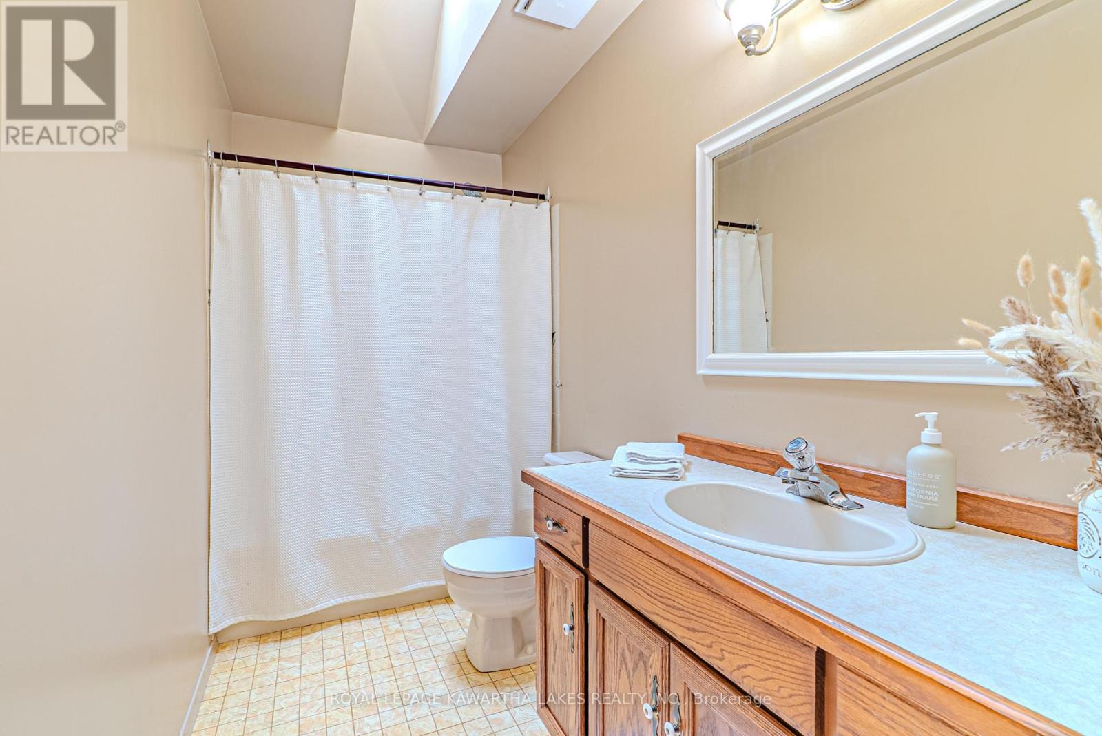 10 Don Court, Kawartha Lakes (Lindsay), Ontario  K9V 5T1 - Photo 23 - X12424844