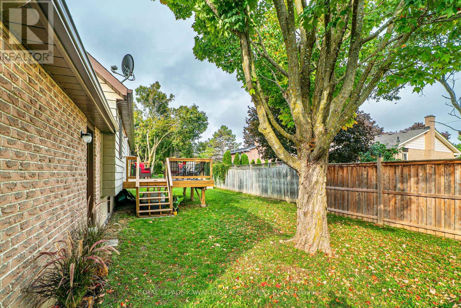 10 Don Court, Kawartha Lakes (Lindsay), Ontario  K9V 5T1 - Photo 3 - X12424844