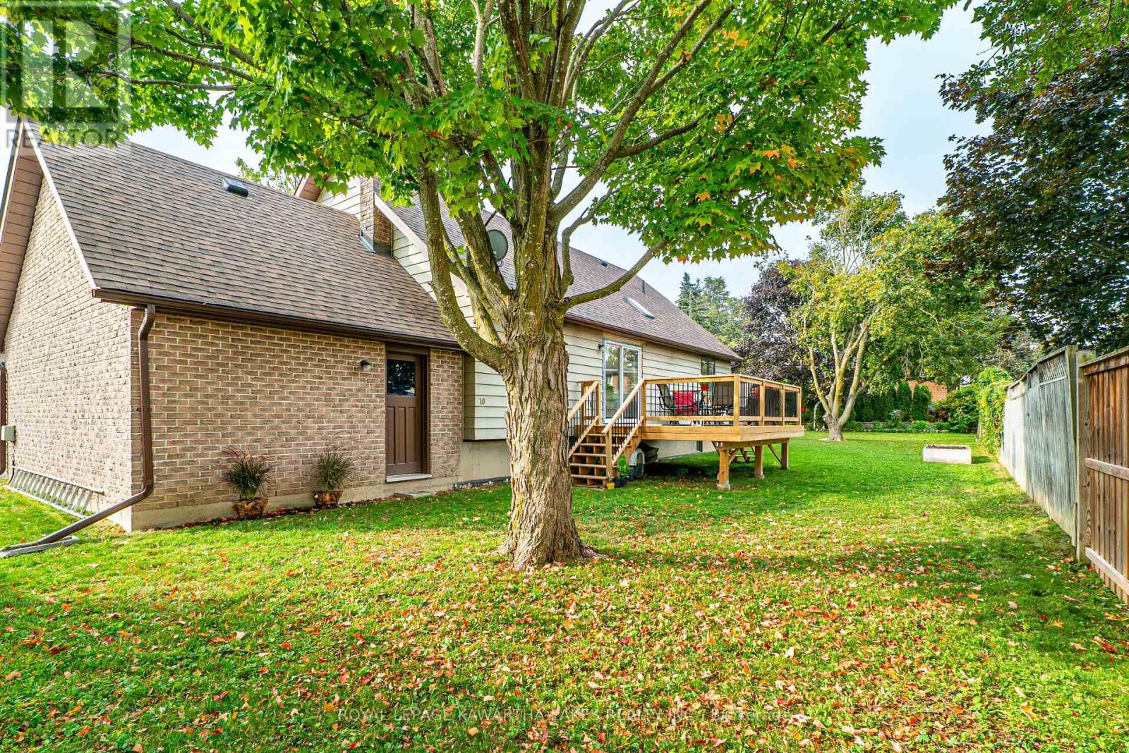 10 Don Court, Kawartha Lakes (Lindsay), Ontario  K9V 5T1 - Photo 4 - X12424844