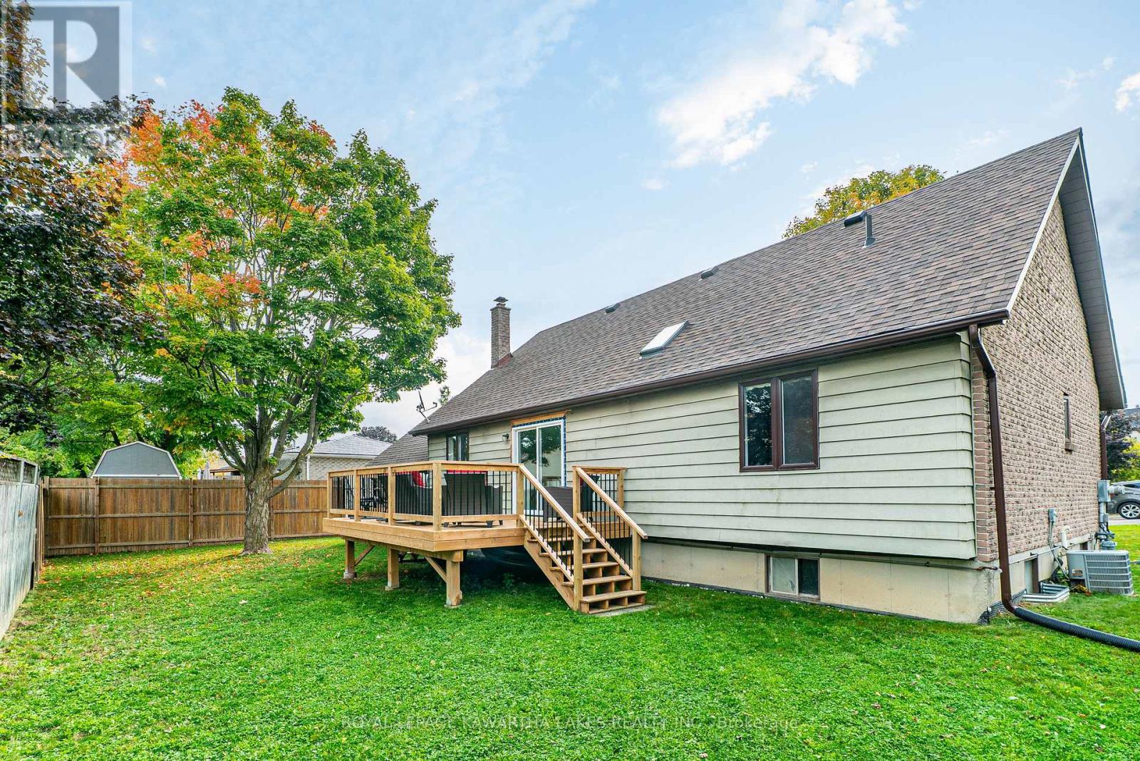 10 Don Court, Kawartha Lakes (Lindsay), Ontario  K9V 5T1 - Photo 6 - X12424844