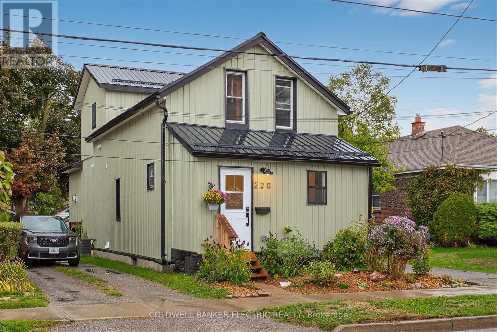 220 Rogers Street, Peterborough (Ashburnham Ward 4), Ontario  K9H 1W3 - Photo 2 - X12425184