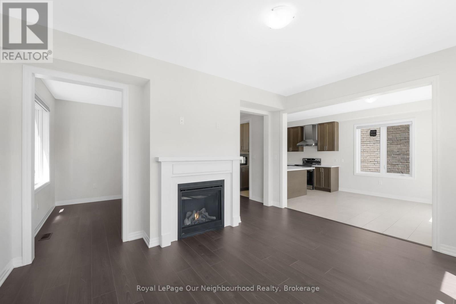 67 Ed Ewert Avenue, Clarington (Newcastle), Ontario  L1B 0W7 - Photo 9 - E12425235