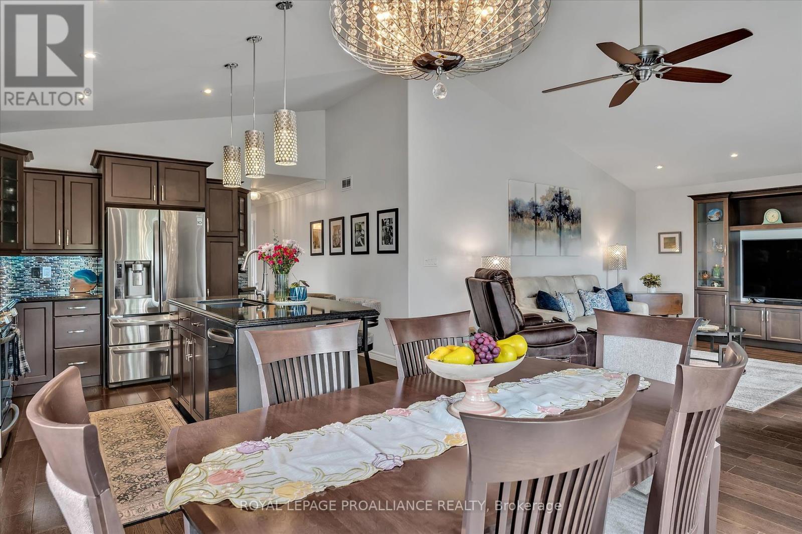 113 Chandler Crescent, Peterborough (Monaghan Ward 2), Ontario  K9J 0C3 - Photo 12 - X12425495