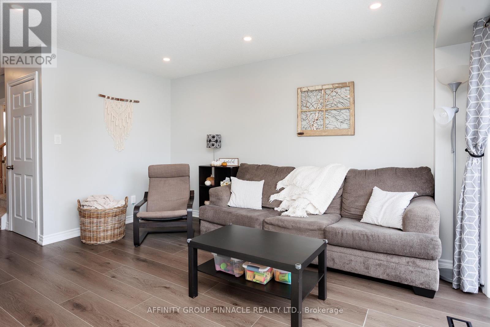 59 Cottingham Crescent, Kawartha Lakes (Lindsay), Ontario  K9V 1T9 - Photo 21 - X12425553