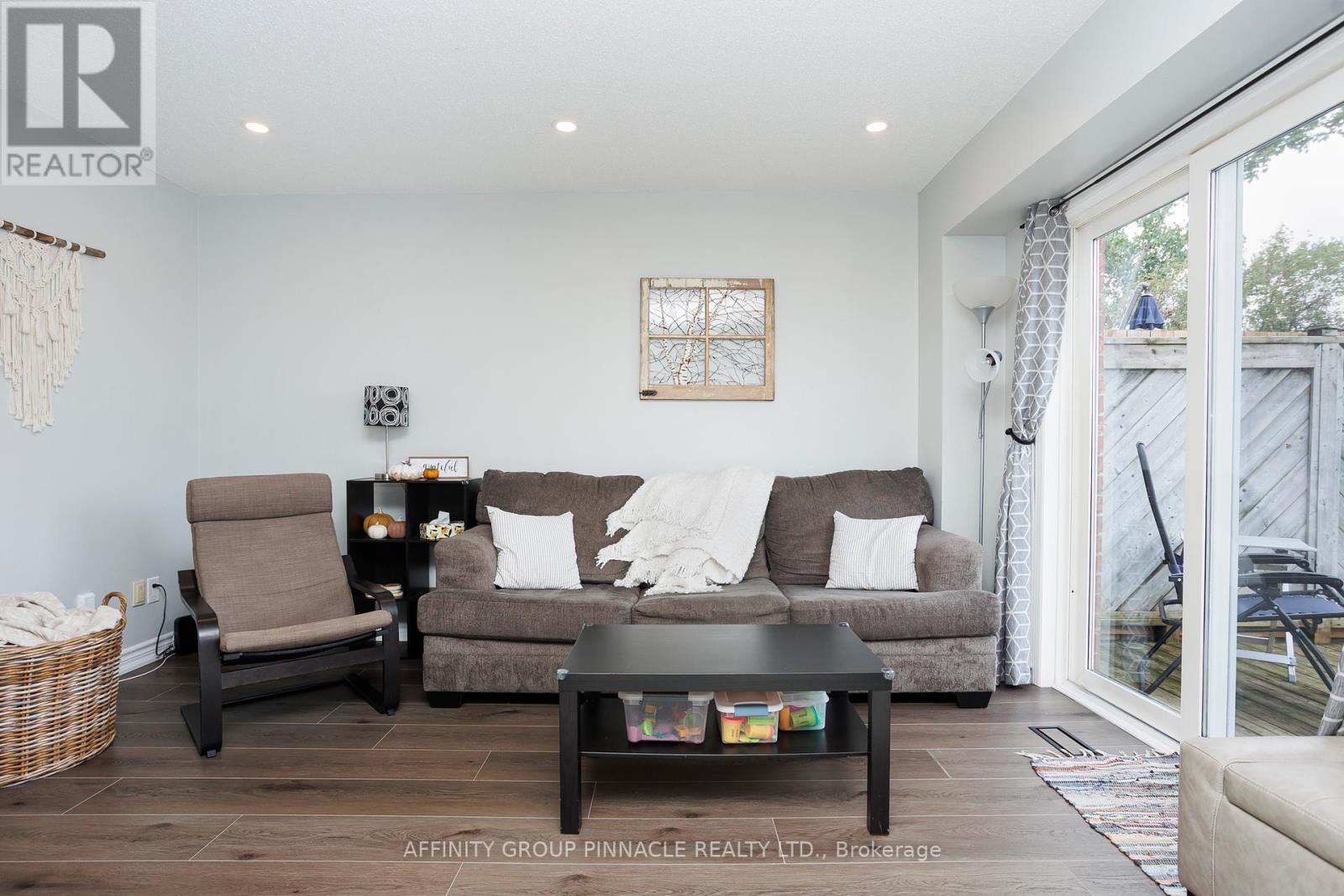 59 Cottingham Crescent, Kawartha Lakes (Lindsay), Ontario  K9V 1T9 - Photo 22 - X12425553