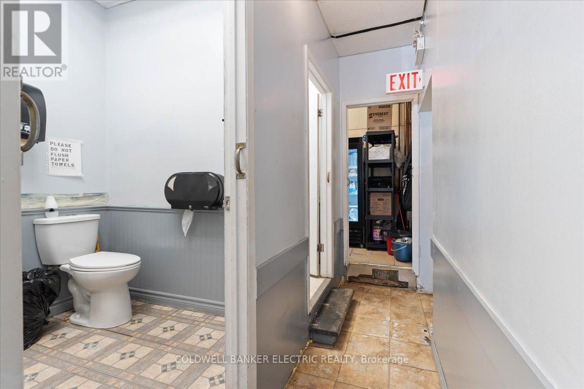 833 Chemong Road, Peterborough (Northcrest Ward 5), Ontario  K9H 5Z5 - Photo 13 - X12425850