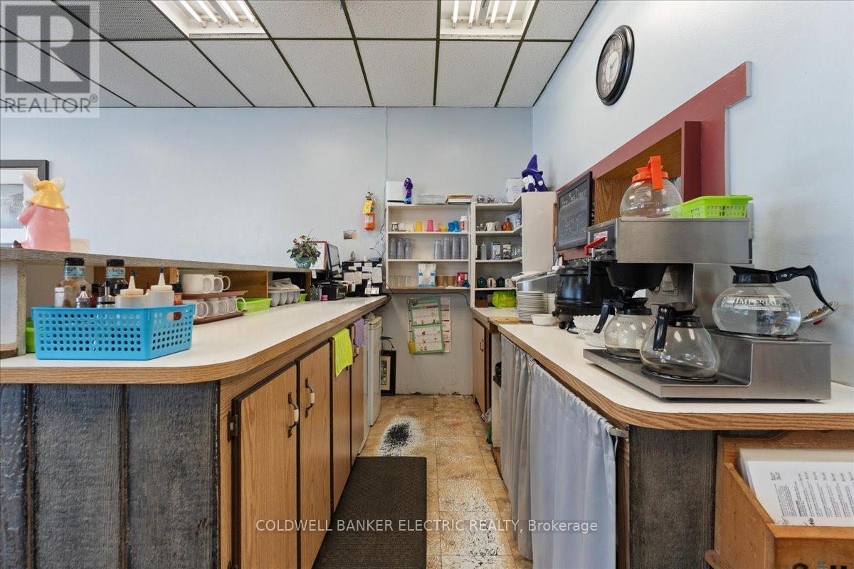 833 Chemong Road, Peterborough (Northcrest Ward 5), Ontario  K9H 5Z5 - Photo 22 - X12425850