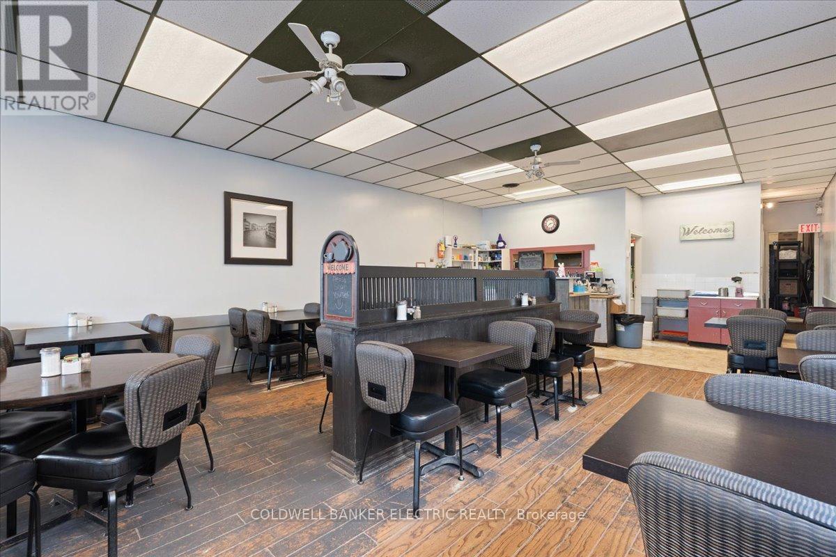 833 Chemong Road, Peterborough (Northcrest Ward 5), Ontario  K9H 5Z5 - Photo 5 - X12425850