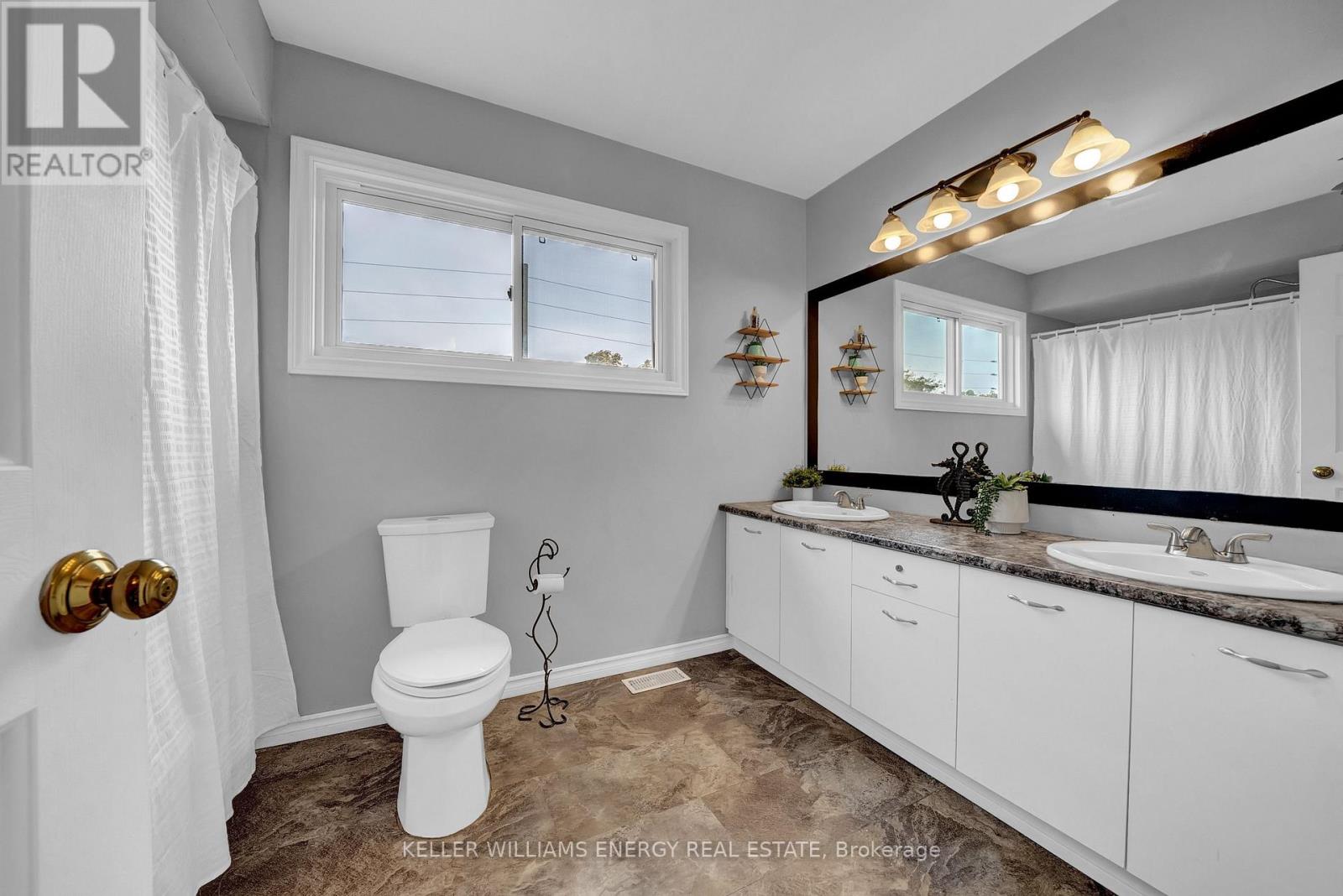 44 Rutherford Drive, Clarington (Newcastle), Ontario  L1B 1G7 - Photo 33 - E12426039