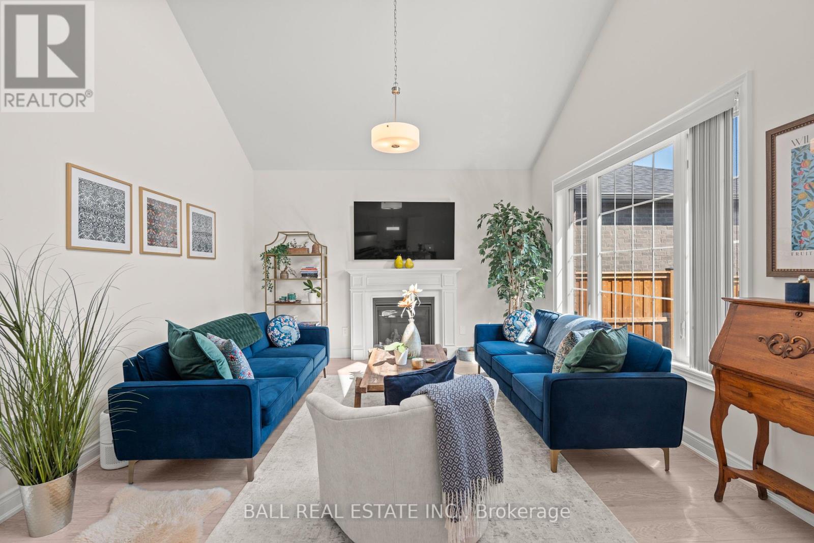 708 Whetstone Lane, Peterborough (Northcrest Ward 5), Ontario  K9H 0H9 - Photo 10 - X12426350
