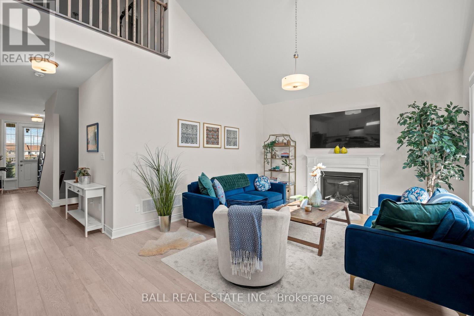 708 Whetstone Lane, Peterborough (Northcrest Ward 5), Ontario  K9H 0H9 - Photo 11 - X12426350
