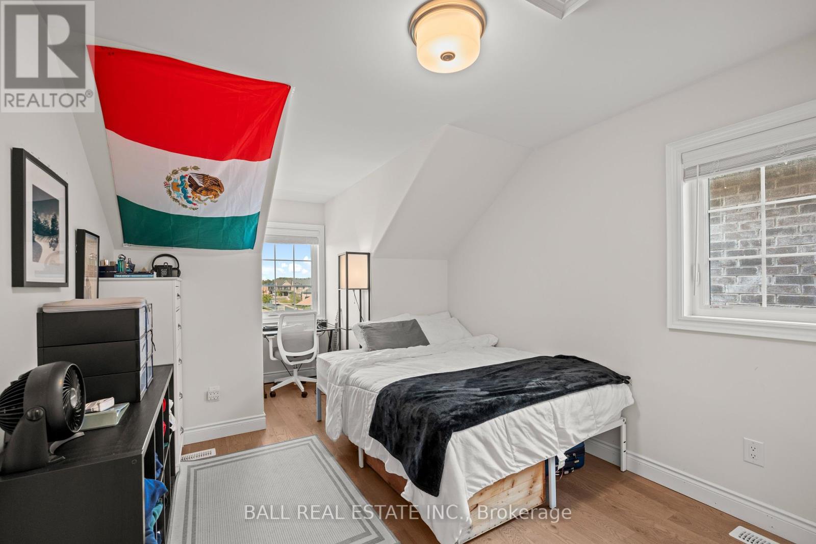 708 Whetstone Lane, Peterborough (Northcrest Ward 5), Ontario  K9H 0H9 - Photo 33 - X12426350
