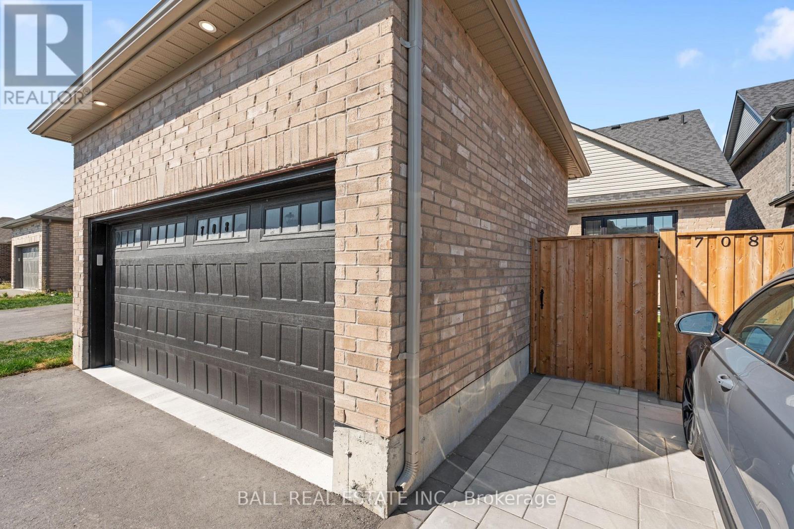 708 Whetstone Lane, Peterborough (Northcrest Ward 5), Ontario  K9H 0H9 - Photo 42 - X12426350