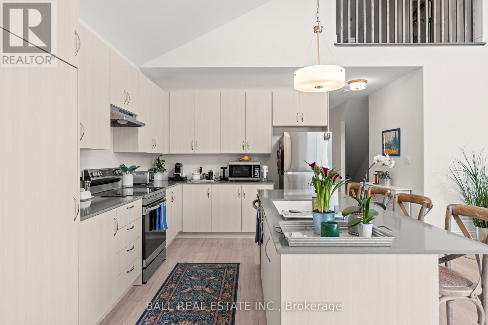 708 Whetstone Lane, Peterborough (Northcrest Ward 5), Ontario  K9H 0H9 - Photo 6 - X12426350