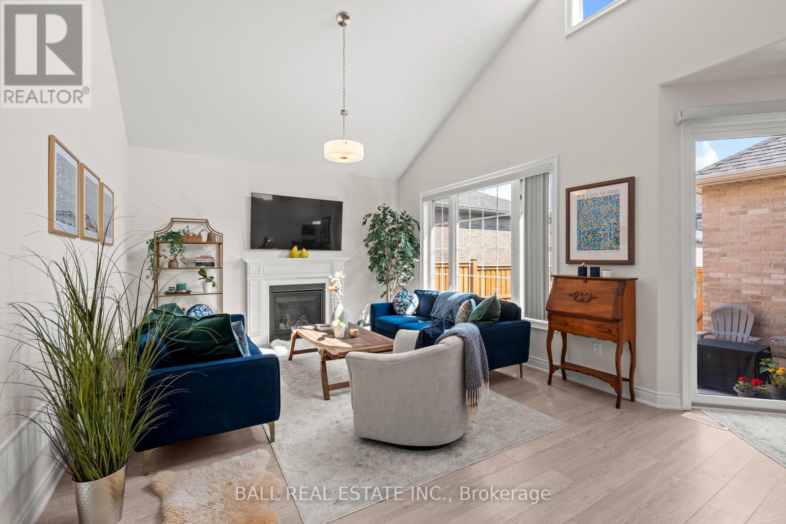 708 Whetstone Lane, Peterborough (Northcrest Ward 5), Ontario  K9H 0H9 - Photo 9 - X12426350
