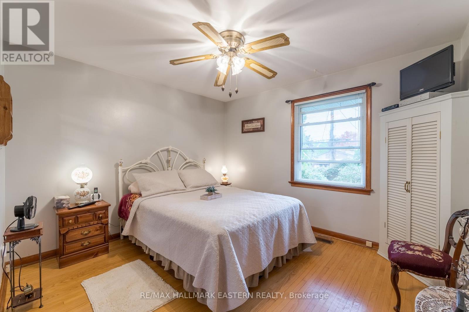 385 Bellevue Street, Peterborough (Northcrest Ward 5), Ontario  K9H 5G3 - Photo 11 - X12426436