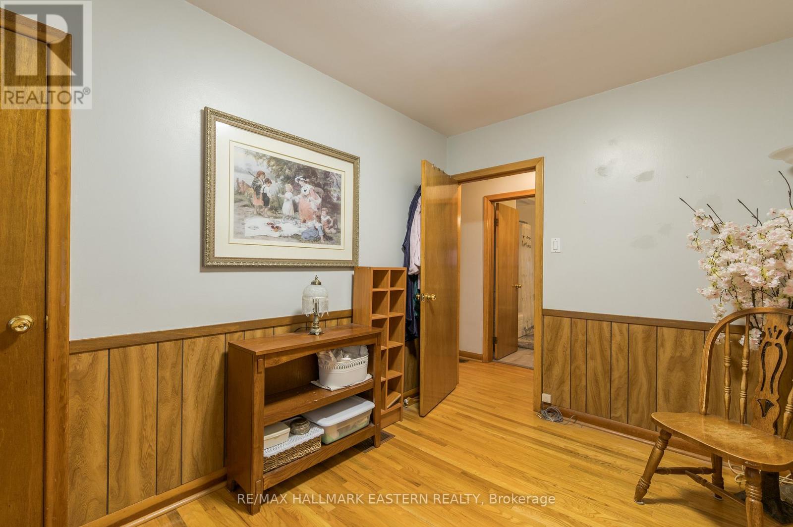 385 Bellevue Street, Peterborough (Northcrest Ward 5), Ontario  K9H 5G3 - Photo 15 - X12426436
