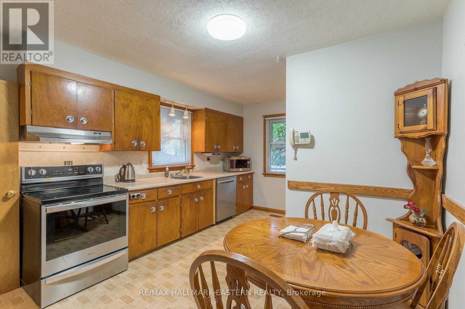 385 Bellevue Street, Peterborough (Northcrest Ward 5), Ontario  K9H 5G3 - Photo 20 - X12426436